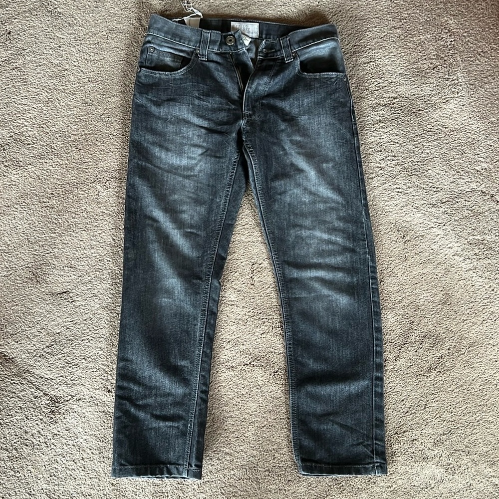 Free planet 30x30 grey jeans.